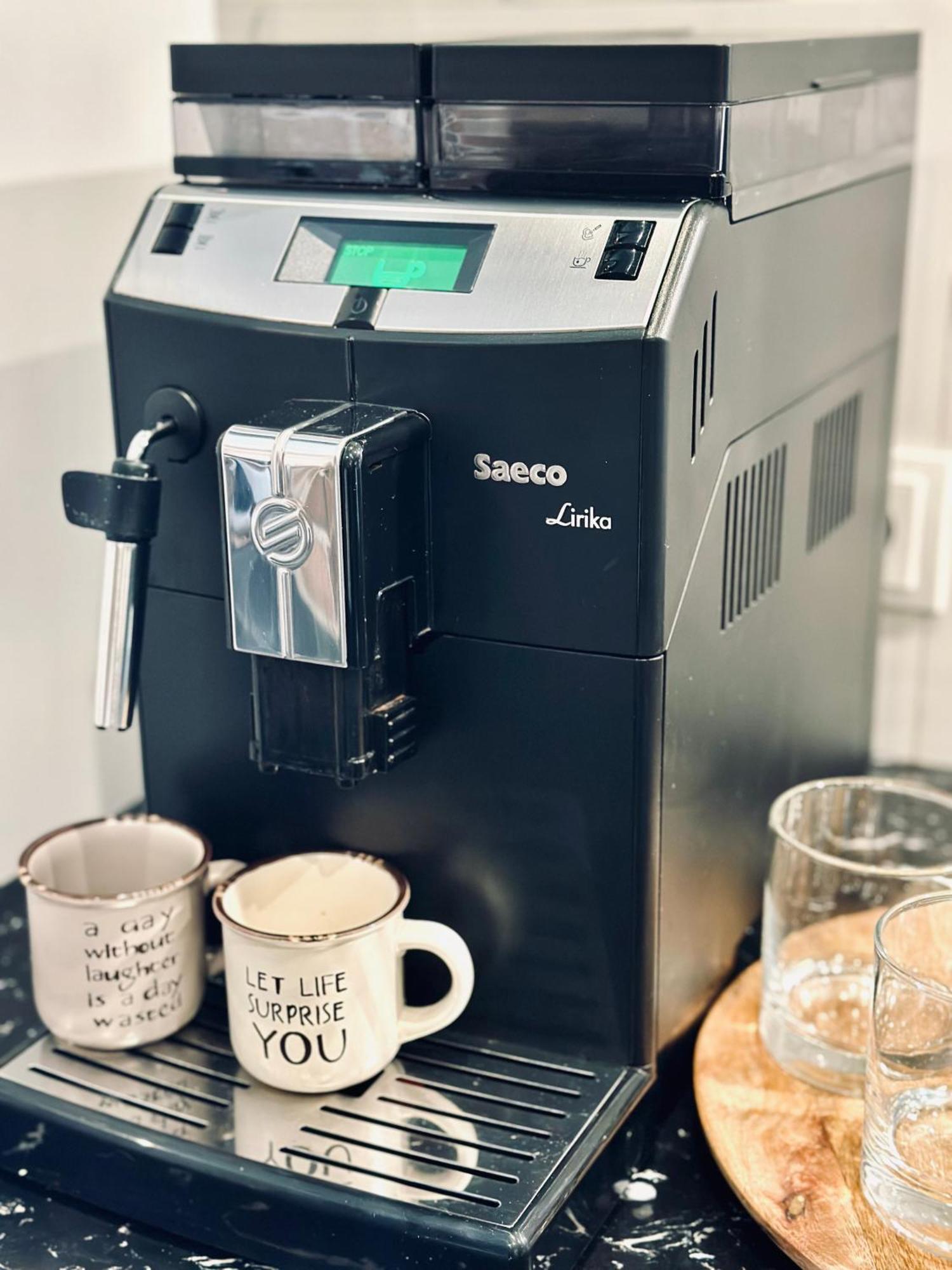 Modern Apartments With A Coffee Machine In The City Center, A View Of The City Rivne Kültér fotó